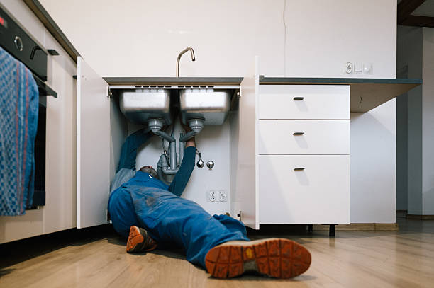 Professional Plumbing technician working in Buena Vista, MI